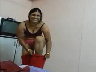 Bhabhi caught nude by lover wearing clothes during her periods