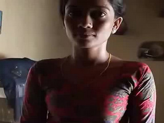 Indian Young girl boobs and navel exposed by lover