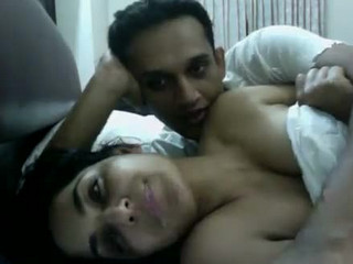 Paki couple scandal in bedroom