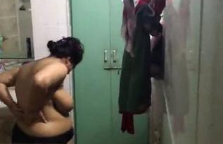 Indian mom with giant boobs captured by hidden cam 2 Clips marged