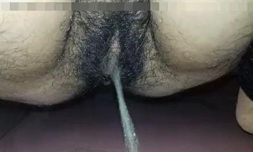 Beautiful Pinki bhabi ki mast hairy choot indoor pissing