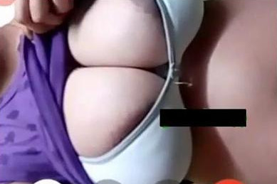 Desi girl bigboobs show to her bf on video call