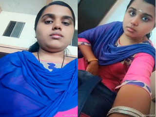 Cute Look Tamil Girl Showing Her Boobs and Big Ass