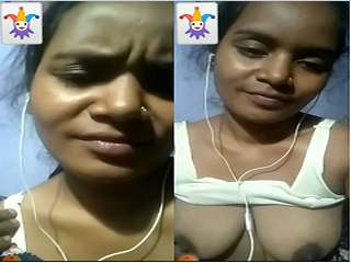 Today Exclusive-Desi Girl Showing Her Boobs on video call Part 3