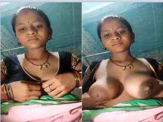 Today Exclusive-Desi Bhabhi Showing her Big Boobs and Pussy Fingerring