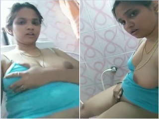 Exclusive- Hot Look Indian Girl Musterbate In Bathroom