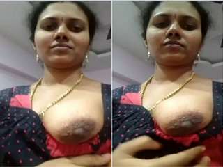 Today Exclusive- Sexy Desi Tamil Wife Showing Boobs