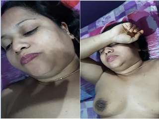 Today Exclusive- Sexy Bangla Boudi Sucking Dick