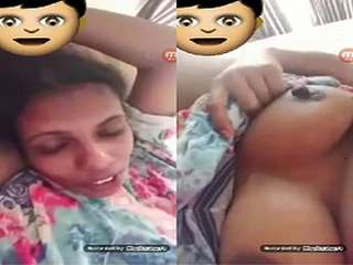 Today Exclusive- Cute Lankan Girl Showing Her Boobs On Video Call Part 1