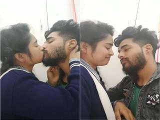 Today Exclusive- Desi lover Kissing
