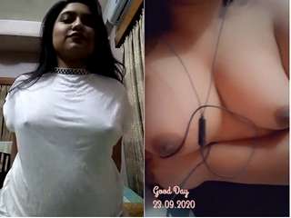 Today Exclusive- Sexy look Desi Girl Showing Her Boobs and Pussy part 1