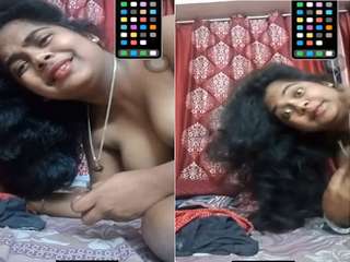 Today Exclusive- Sexy Desi Girl Showing Her Nude Body On Video Call