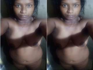 Today Exclusive- Desi Bhabhi Record Her Nude Selfie Part 1