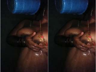 Today Exclusive- Tamil Wife bathing