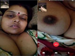 Today Exclusive- Horny Desi Bhabhi Showing Her Big Boobs To Lover on Video Call