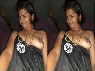 Today Exclusive- Tamil Wife Showing Her Boobs on Video Call