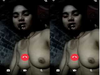 Today Exclusive- Cute Desi Girl Showing Her Boobs On video Call