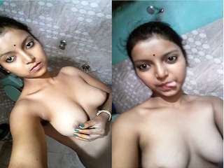 Today Exclusive- Cute Desi Girl Record Nude Selfie For Lover
