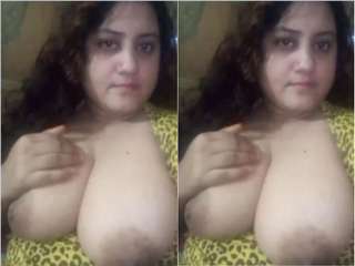 Today Exclusive- Sexy Boudi Showing Her Boobs And Pussy part 1