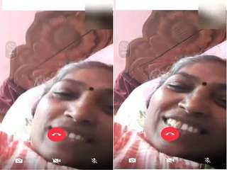 Today Exclusive- Mallu Aunty Showing pussy on Video Call Part 3