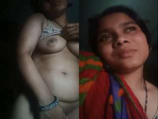 Today Exclusive- Bhabhi Showing Her Boobs and Pussy while talking in Phone