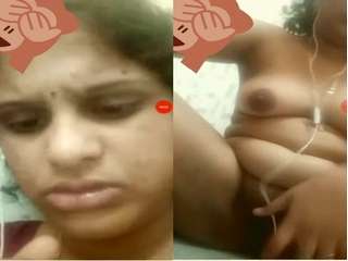 Today Exclusive – Horny Desi Bhabhi Showing Fingering On Video Call Part 1