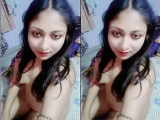 Today Exclusive -Sexy Desi Girl Record Her Nude Selfie