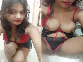Today Exclusive- Famous Desi Girl Sarika Putting Condom and Fucked By Lover