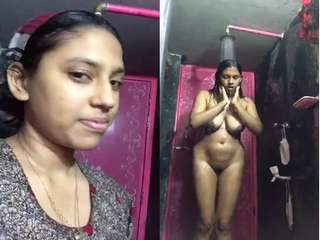 Today Exclusive- Cute Desi Girl Record Her Bathing Video For Lover