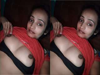 Today Exclusive- Horny Village Bhabhi Showing Boobs and Pussy On Video call