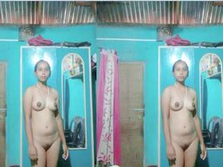 Today Exclusive- Desi Boudi  Record her Nude Video For Lover