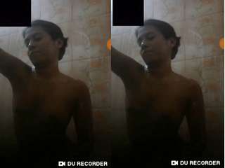 Today Exclusive- Desi Village Girl Bathing On Video Call