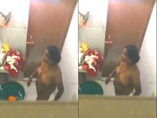 Today Exclusive- Desi Tamil girl Bathing Record In Hidden Cam