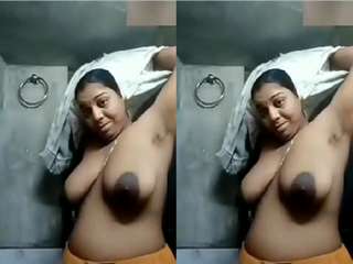 Today Exclusive-Desi Bhabhi Showing Her Boobs on Video TO Hubby