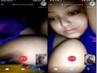Today Exclusive- Sexy Desi Girl Showing Her Boobs on Video Call