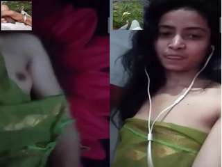 Today Exclusive-  CUte Desi girl Showing Her Boobs and Pussy on Video Call