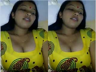 Today Exclusive-Desi Bhabhi Blowjob and Ridding Dick
