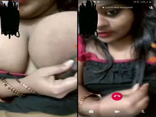 Today Exclusive- Sexy Desi girl Showing Her Boobs and Pussy On Video call