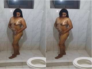 Today Exclusive- Tamil Wife Bathing