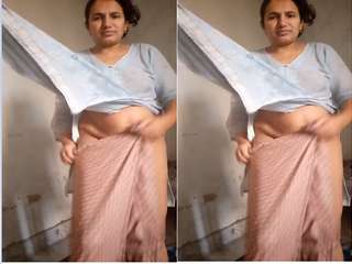 Today Exclusive- Paki Wife Nude Video Record by Hubby Part 2