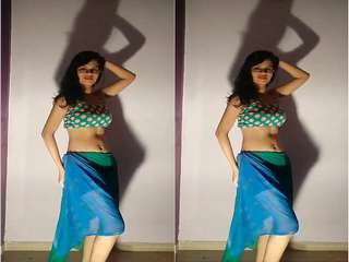 Today Exclusive-Hot Desi Girl Belly Dance