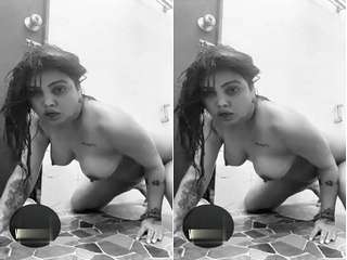 Today Exclusive- Sexy Indian Girl Showing Her Nude Body