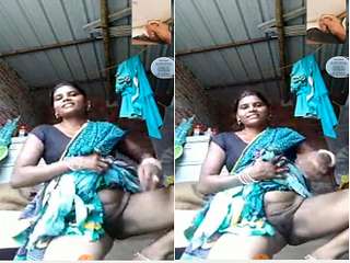 Today Exclusive- Desi Bhabhi Showing Her Ass and Pussy on Video Call Part 2