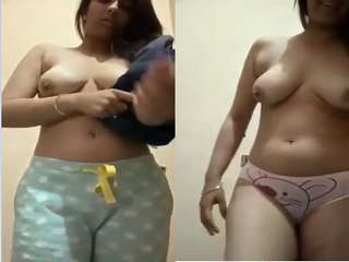 Today Exclusive-Punjabi Girl Showing Her Boobs Part 2