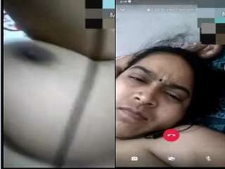 Today Exclusive- Sexy Bhabhi Showing Her Boobs and Pussy On Video Call