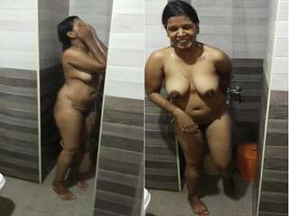 Today Exclusive- Desi Tamil Randi Bathing Video Record by Customer Part 2