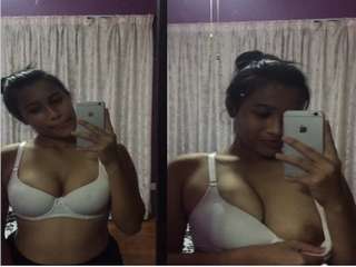 Today Exclusive- Cute Lankan Girl Showing her Boobs