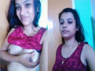 Today Exclusive – Horny Desi Girl Showing her Boobs and Pussy