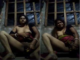 Today Exclusive – Horny Bhabhi Masturbating