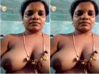 Today Exclusive- Desi mallu Bhabhi Bathing